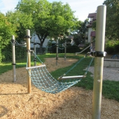 Bild vom Spielplatz anzeigen.