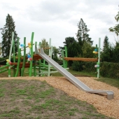 Bild vom Spielplatz anzeigen.