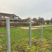 Bild vom Spielplatz anzeigen.