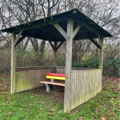 Bild vom Spielplatz anzeigen.