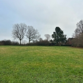 Bild vom Spielplatz anzeigen.
