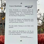 Bild vom Spielplatz anzeigen.