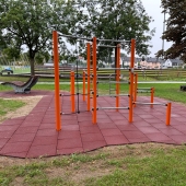 Bild vom Spielplatz anzeigen.