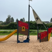 Bild vom Spielplatz anzeigen.
