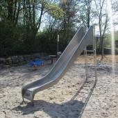 Bild vom Spielplatz anzeigen.
