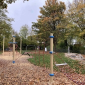 Bild vom Spielplatz anzeigen.