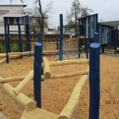 Bild vom Spielplatz anzeigen.