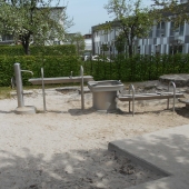 Bild vom Spielplatz anzeigen.