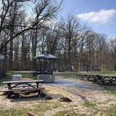 Bild vom Spielplatz anzeigen.