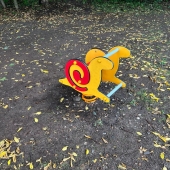 Bild vom Spielplatz anzeigen.