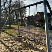 Bild vom Spielplatz anzeigen.