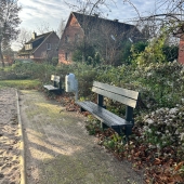 Bild vom Spielplatz anzeigen.