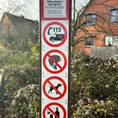 Bild vom Spielplatz anzeigen.