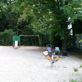 Bild vom Spielplatz anzeigen.