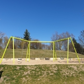 Bild vom Spielplatz anzeigen.