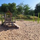 Bild vom Spielplatz anzeigen.