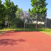 Bild vom Spielplatz anzeigen.