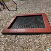 Bild vom Spielplatz anzeigen.