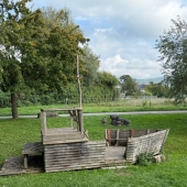 Bild vom Spielplatz anzeigen.