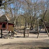 Bild vom Spielplatz anzeigen.