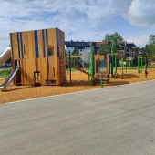 Bild vom Spielplatz anzeigen.