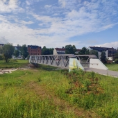 Bild vom Spielplatz anzeigen.