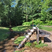 Bild vom Spielplatz anzeigen.