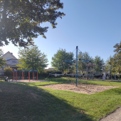 Bild vom Spielplatz anzeigen.