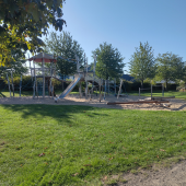 Bild vom Spielplatz anzeigen.