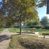Bild vom Spielplatz anzeigen.