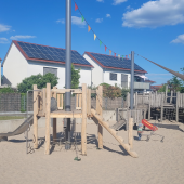 Bild vom Spielplatz anzeigen.