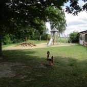 Bild vom Spielplatz anzeigen.