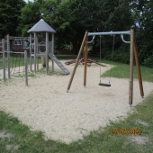 Bild vom Spielplatz anzeigen.