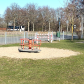 Bild vom Spielplatz anzeigen.