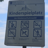 Bild vom Spielplatz anzeigen.