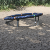 Bild vom Spielplatz anzeigen.