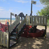 Bild vom Spielplatz anzeigen.
