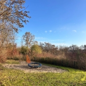 Bild vom Spielplatz anzeigen.