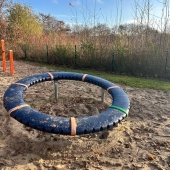 Bild vom Spielplatz anzeigen.