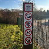 Bild vom Spielplatz anzeigen.