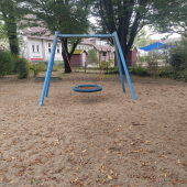 Bild vom Spielplatz anzeigen.