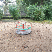 Bild vom Spielplatz anzeigen.
