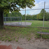 Bild vom Spielplatz anzeigen.