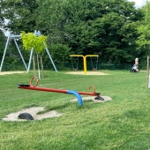 Bild vom Spielplatz anzeigen.