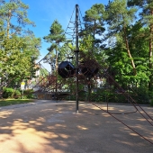 Bild vom Spielplatz anzeigen.
