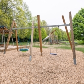 Bild vom Spielplatz anzeigen.