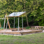 Bild vom Spielplatz anzeigen.