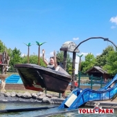 Bild vom Spielplatz anzeigen.