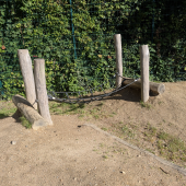 Bild vom Spielplatz anzeigen.