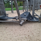 Bild vom Spielplatz anzeigen.